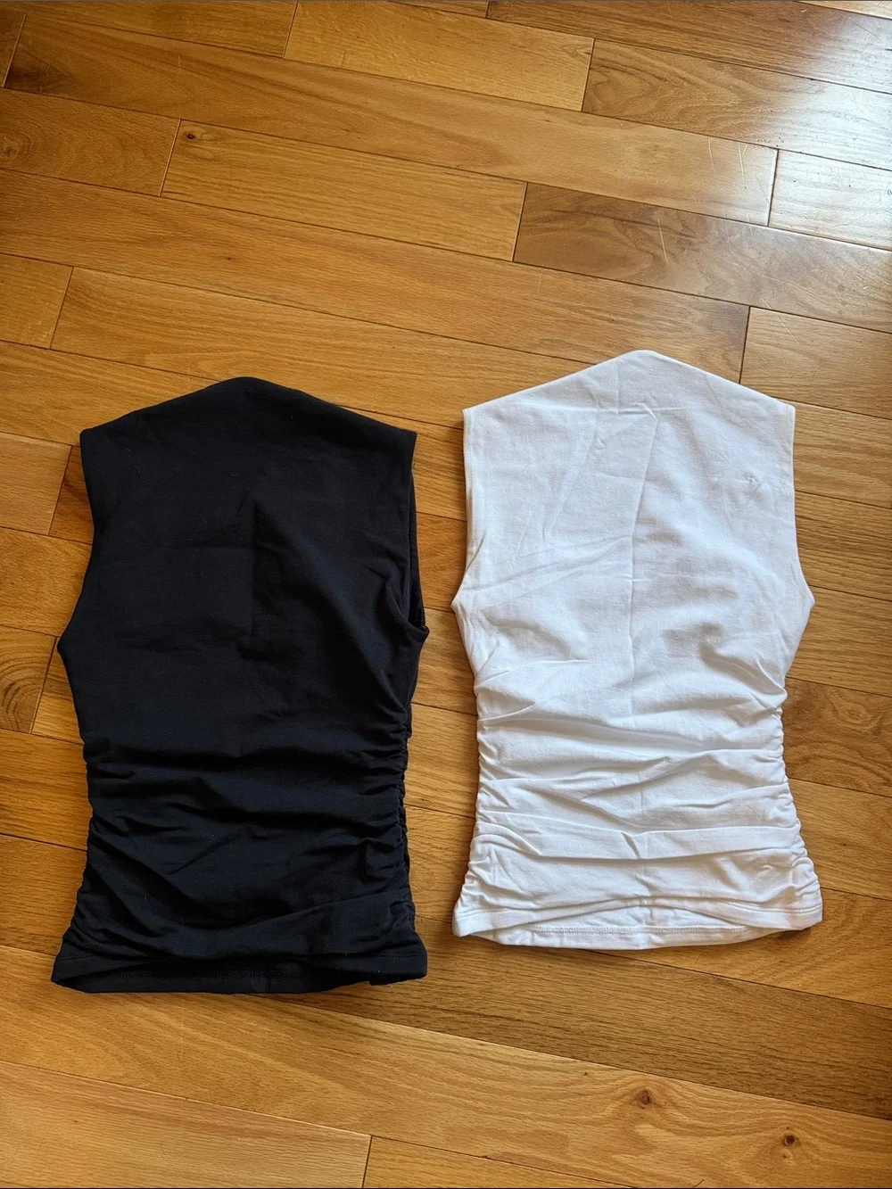 Abercrombie & Fitch Ava Tops Bundle black and white never worn XS - Picture 4 of 4